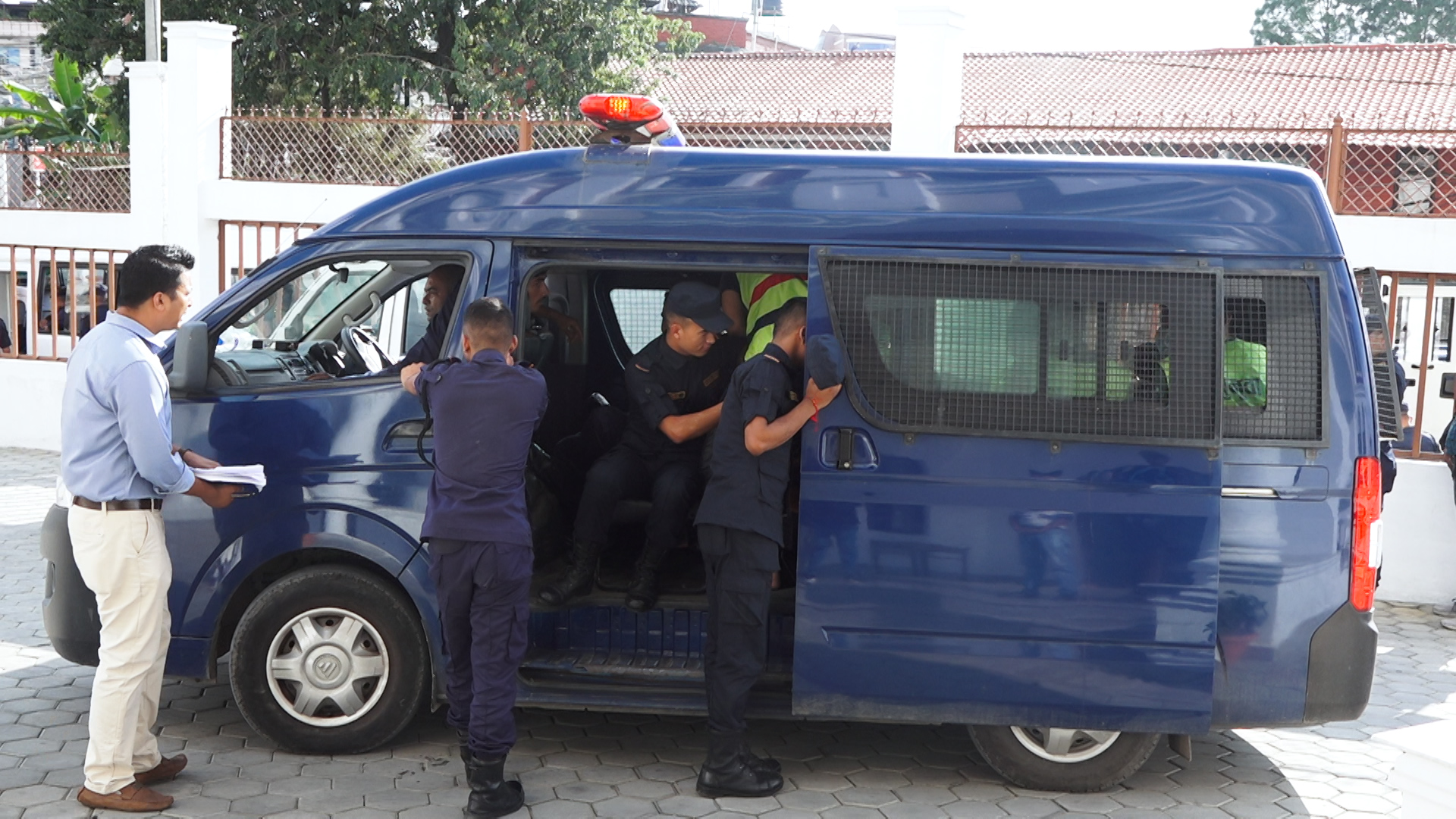 police van1694604338.jpg